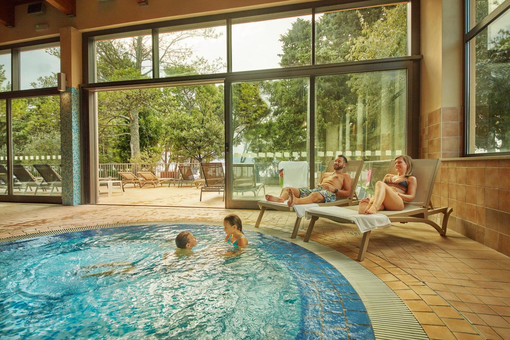 Adria Apartments - Hotel & Resort Adria אנקראן מראה חיצוני תמונה